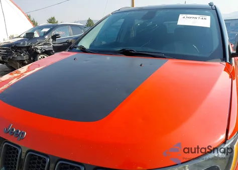 2018 Jeep Compass Trailhawk 4X4 z USA, uszkodzony, nr VIN 3C4NJDDBXJT479036